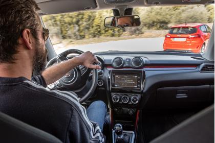 Suzuki Swift Sport Hybrid 129Ps vs Ford Fiesta ST-Line mHEV 155Ps